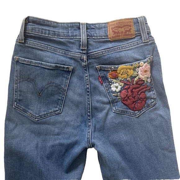 Levi's Women's Jeans Sz 26 721 High Rise Skinny Ankle Stretch Heart embroidery - Picture 6 of 12